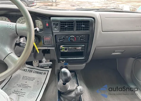 2003 Toyota Tacoma Base V6 z USA, uszkodzony, nr VIN 5TEWN72N63Z187553